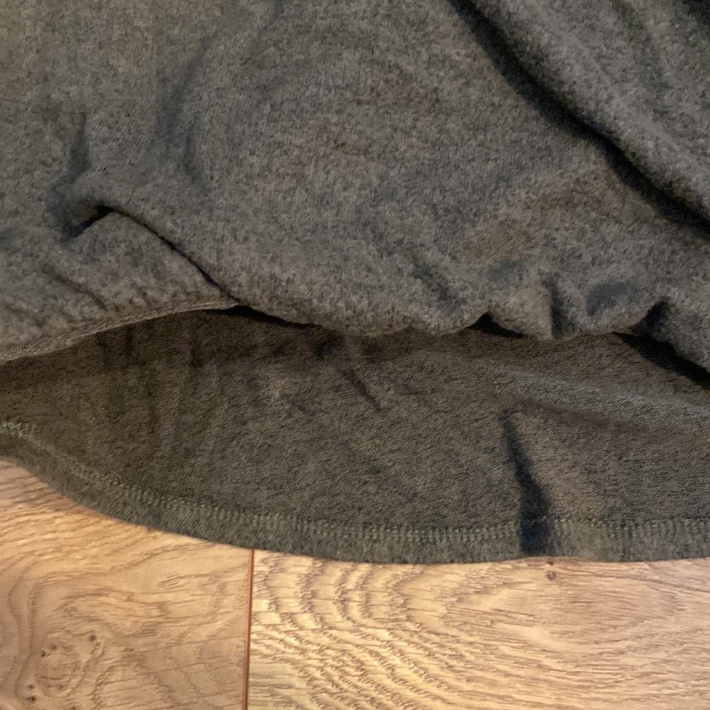 Design Lab cold shoulder sweater - Picture 4 of 9